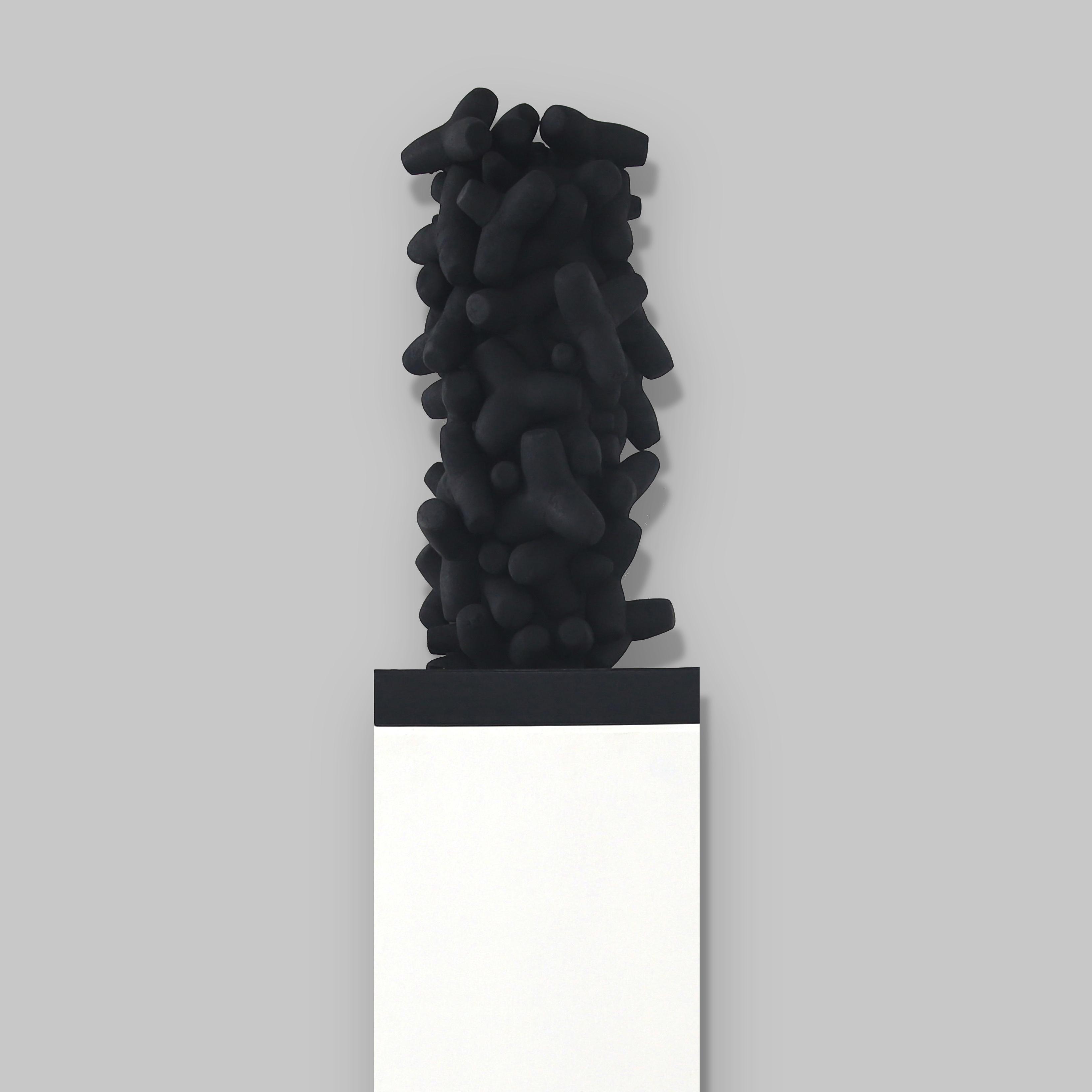 Sans horizon I, 2014
Sculpture matériaux composites.
90 x 46 x 46 cm
